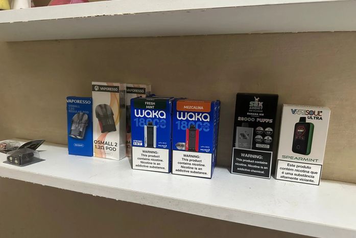 PF cumpre dois mandados contra suspeitos de vender cigarros eletrônicos pela internet 