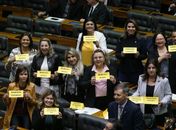Pressão da bancada feminina altera texto da reforma da previdência