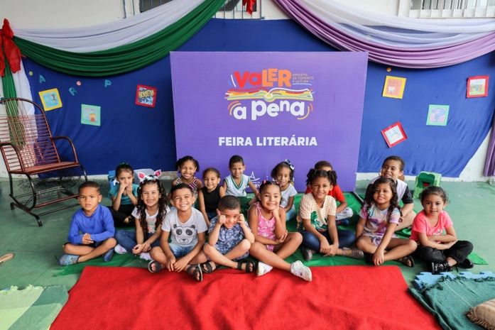 Projeto VaLER a Pena, da Prefeitura de Maceió, entrega mais de 200 mil livros e transforma hábitos de alunos