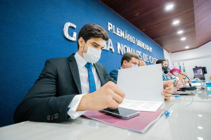Vereador João Catunda apresenta emenda a Projeto de Lei para a compra de respiradores e leitos