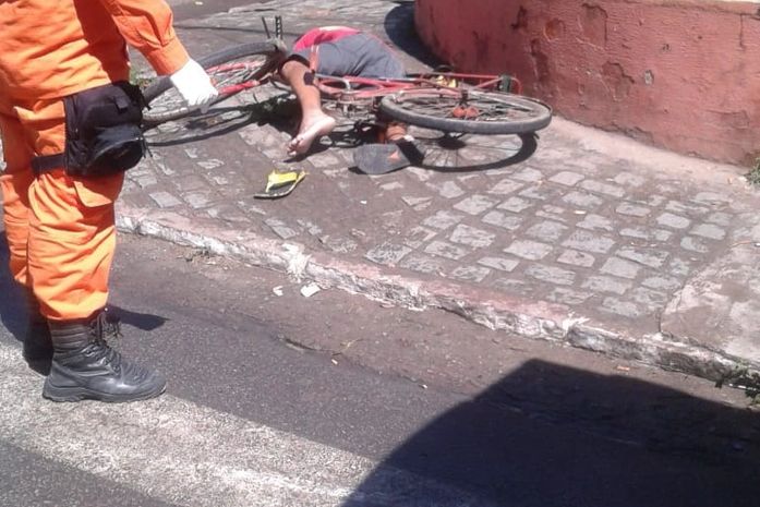Ciclista é assassinado a tiros em frente a pizzaria