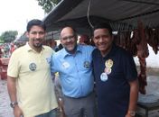 Júlio Cezar e Rodrigo Cunha fazem corpo a corpo na feira de Arapiraca