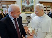 Lula se reúne com papa Leão XIV, pela primeira vez, no Vaticano
