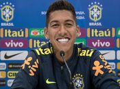 Roberto Firmino afirmou que preferia esquecer as declarações do rival