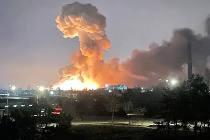 Explosão é vista na capital ucraniana de Kiev