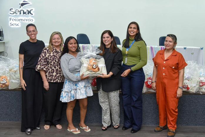 Prefeitura realiza a 2ª entrega de enxovais do projeto “Mãe Arapiraquense” de 2025