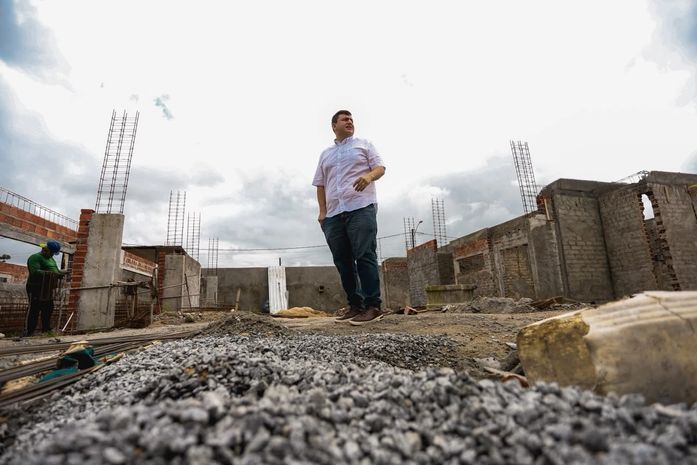 Prefeito Carlos visita obras e acompanha avanço de novos prédios públicos em Rio Largo