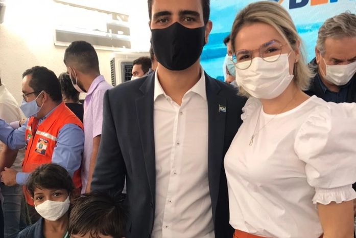 Gaby Ronalsa comemora lançamento do Bolsa Escola Municipal (BEM)