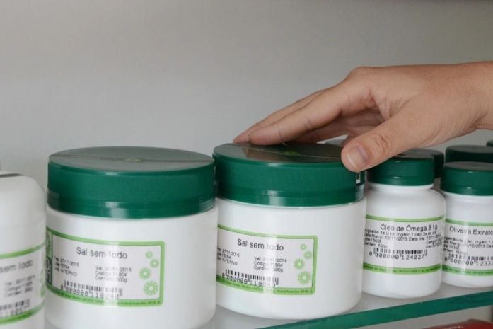 Conheça as diferenças entre medicamento manipulado e industrializado