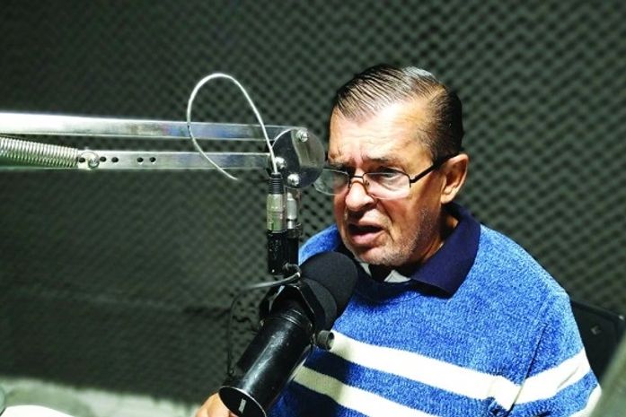 Radialista França Moura adere a Rádio Web