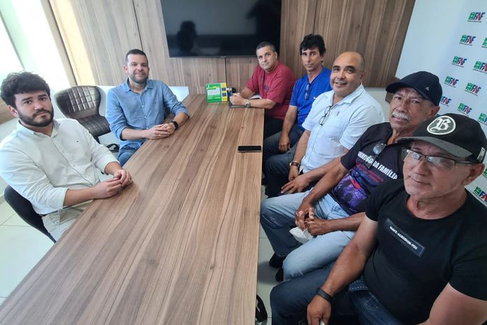 Presidente da FAF, Felipe Feijó, se reúne com presidentes e diretores de clubes de Alagoas