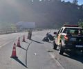 Acidente entre moto e caminhão deixa trânsito parcialmente interditado na BR-101 