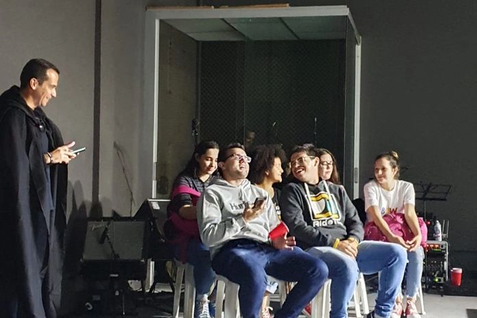 “Eu só queria ser igual”: peça teatral gratuita é opção para sexta e sábado, em Maceió