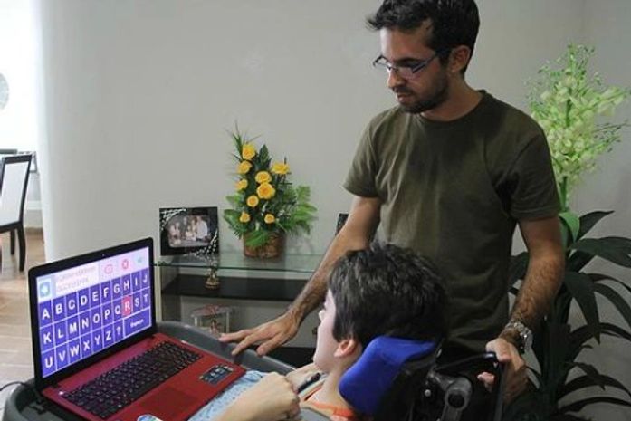 Arapiraquenses criam projeto para deficientes se comunicarem