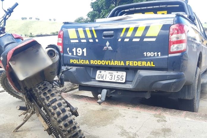 PRF em Alagoas prende homem durante fiscalização na BR-104
