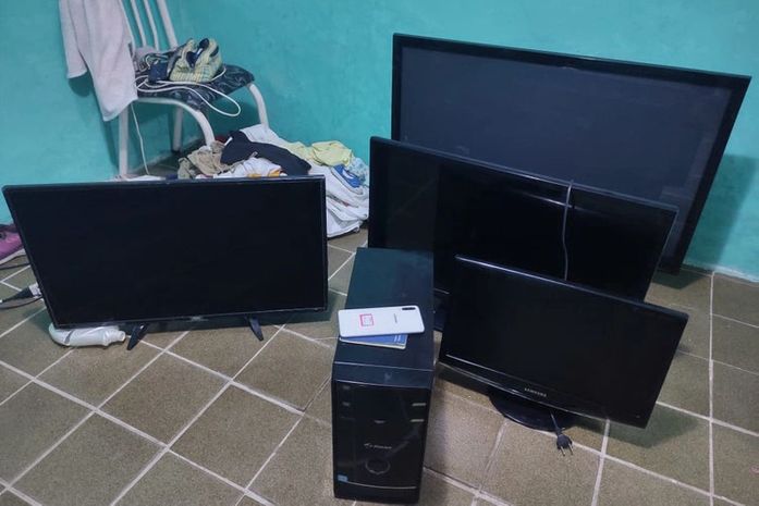 Dois homens são presos acusados de assalto à casa de idosos em Maceió