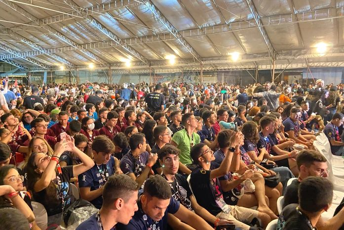 Jovens lotam as ruas de Maceió na 29ª edição do Encontro Nacional de Empresas Juniores