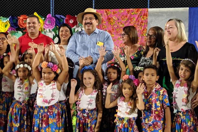 Gilberto Gonçalves enaltece seu compromisso com a educação durante formatura de alunos da Escola Gustavo Paiva