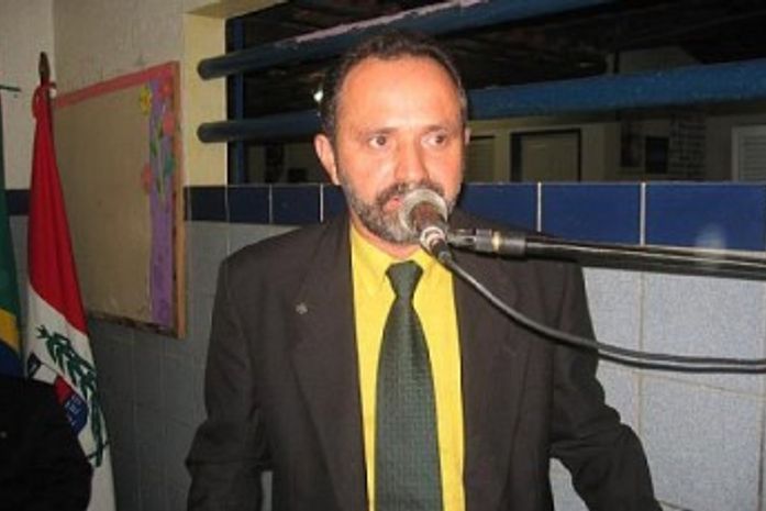 Gestão de Teófilo sofre a primeira baixa