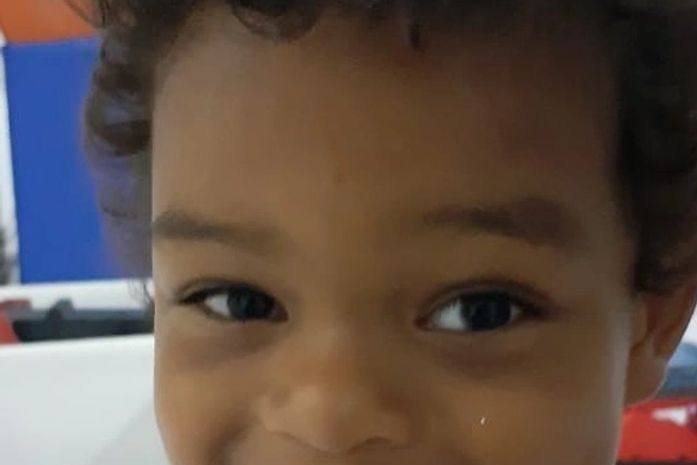 Por que a mãe do corona deu poder a ele?-pergunta o menino de 4 anos.