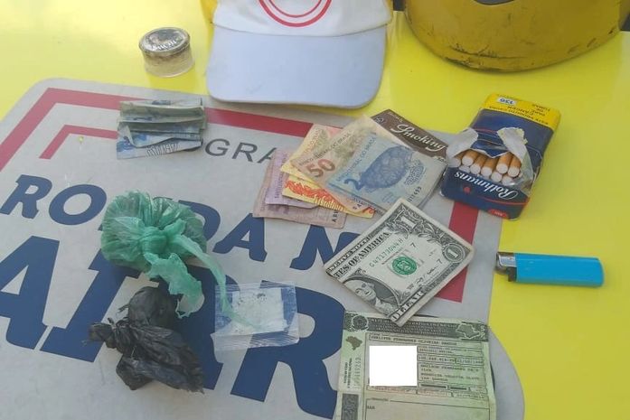 Material apreendido pelos agentes