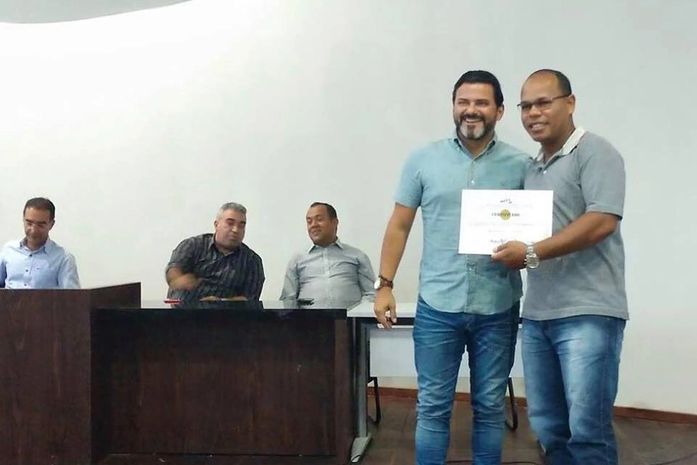 Presidente da Câmara de São Miguel dos Campos prestigia entrega de certificados aos motoristas do transporte escolar