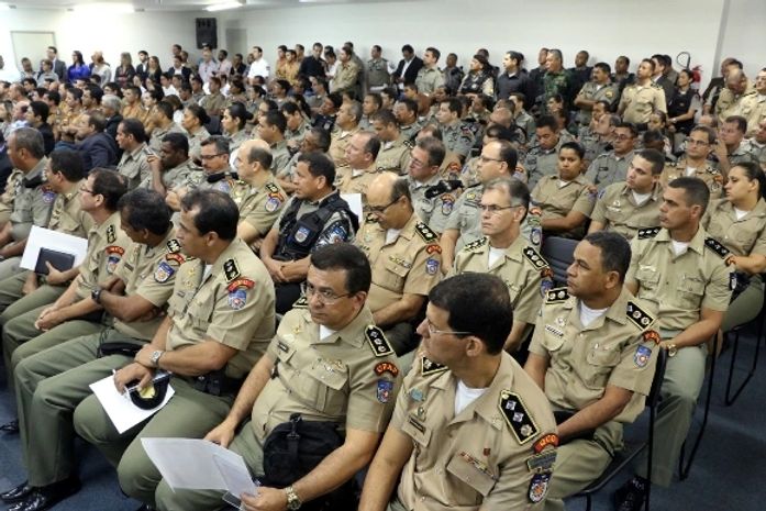 Policiais foram homenageados