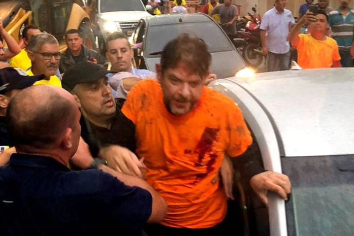 Do motim à eleição, no meio do Carnaval