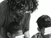 

Que massa, João Henrique a inauguração do  primeiro Gigantinho bilíngue do Brasil, mas, os meninos e adolescentes dos Abrigos precisam antes,  aprender a ler e escrever, na língua mãe