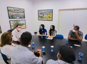 Prefeito Luciano Barbosa reúne-se com estudantes universitários sobre transporte escolar