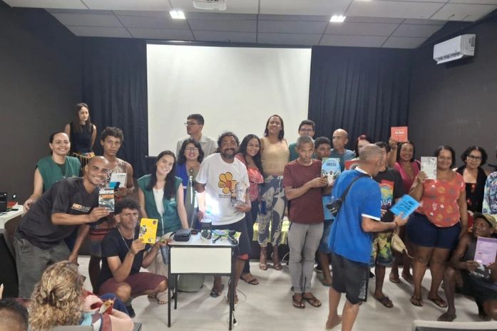 Semed integra projeto de incentivo à leitura e promoção de cidadania a pessoas em situação de rua