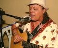Dira Lino, a voz arapiraquense que canta e encanta com alma