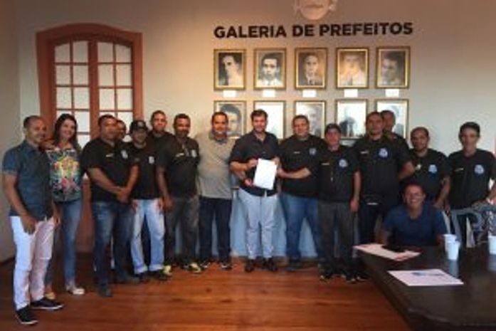 Prefeito Cacau envia projetos de leis a Câmara de Vereadores que valoriza Vigilantes da Educação e Agentes de Saúde