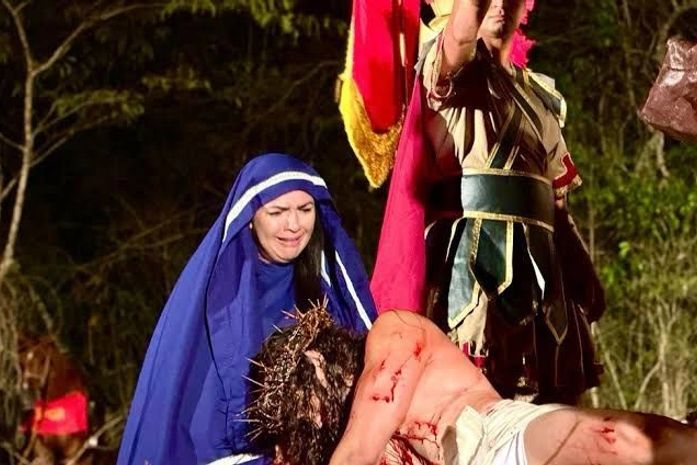Nos bastidores da fé: preparativos intensificam a Paixão de Cristo no Morro Santo da Massaranduba