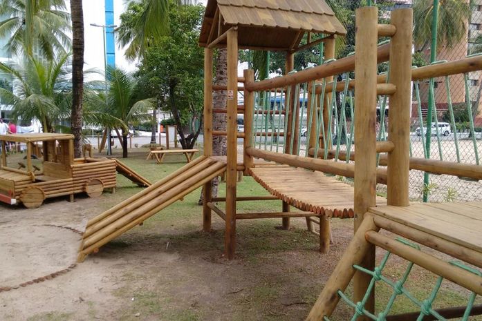 Prefeito Rui Palmeira inaugura parque infantil público na Pajuçara