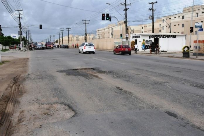 Avenida Cachoeira do Meirim, no Benedito Bentes