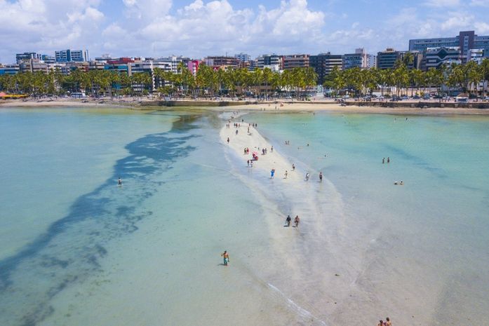 Com suas belezas naturais, culinária rica, hotelaria moderna, acolhimento do povo alagoano e uma cultura diversificada, Maceió tem se consolidado como um destino turístico preferido dos brasileiros
