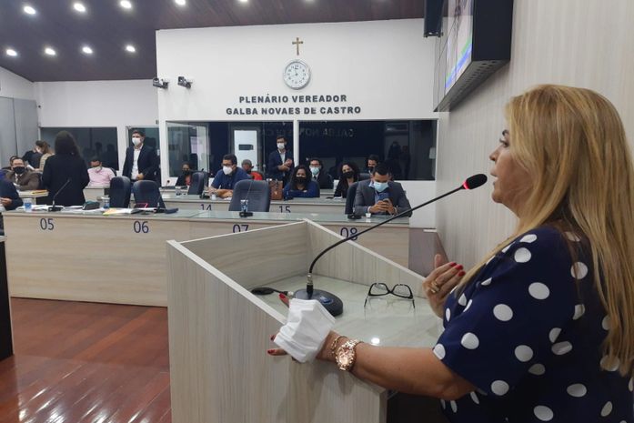 Câmara publica lei que prioriza casa para mulheres vítimas de violência