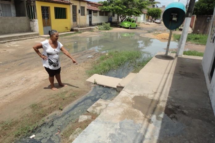 Esgoto na área nobre faz Rui Palmeira e Renan Filho trocarem farpas
