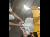 Momento do socorro das vítimas
