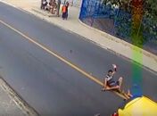 Polícia procura ciclista envolvido em acidente com morte no Feitosa; veja vídeo