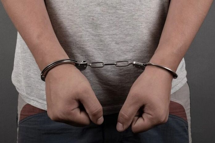 Denunciado por violência doméstica, jovem é preso em flagrante com R$ 16 mil em cocaína