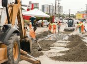 Equipes finalizam intervenções em galeria pluvial da Avenida Gustavo Paiva.