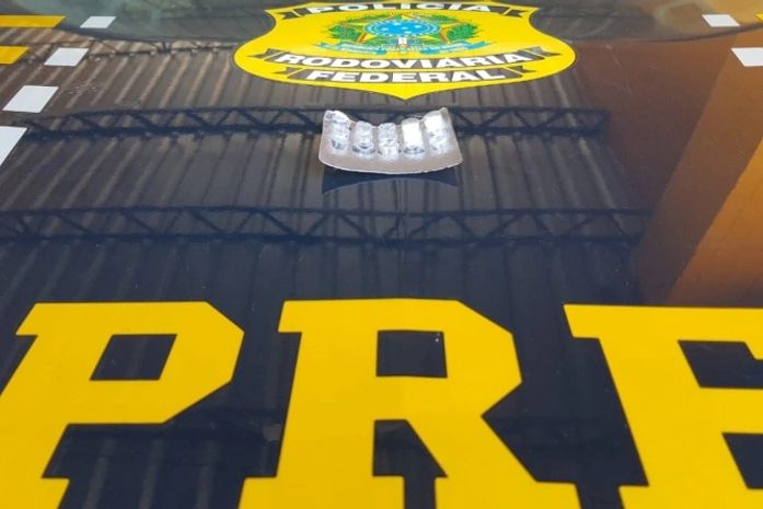 PRF registra caso de porte de droga para consumo na BR-101