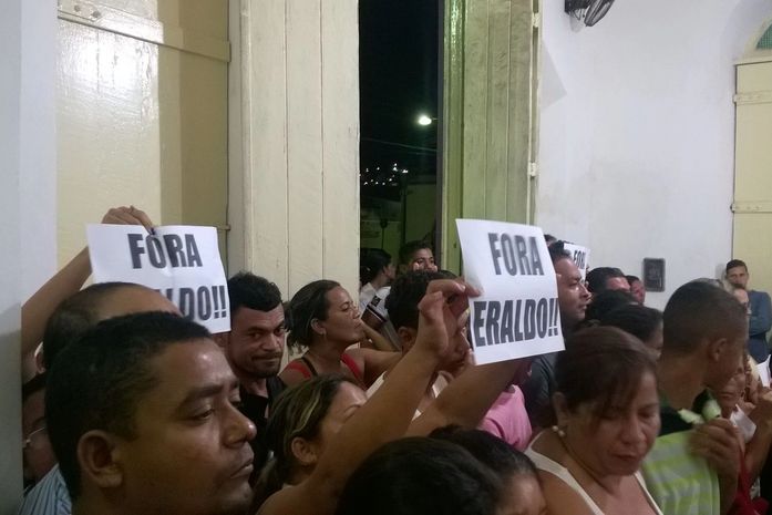 Manifestação é realizada dentro da Câmara de Vereadores