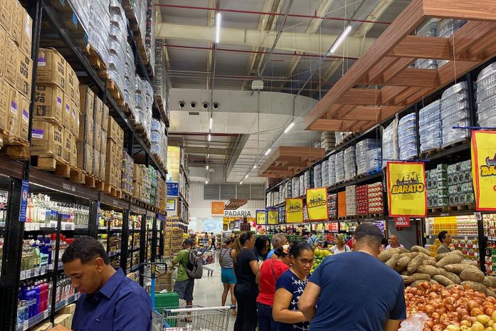 ‘Salário não dá nem para comer bem': inflação de alimentos preocupa famílias em Maceió