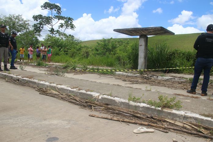 Polícia Científica revela que cabeleireiro foi morto a pedradas e teve corpo queimado em tentativa de ocultação às margens da BR-101 em Novo Lino