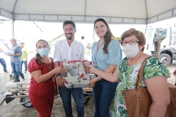 Investimentos de R$ 10 milhões garantidos por Rodrigo Cunha levam tratores, caminhões e equipamentos para 56 associações da agricultura familiar