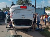 Acidente entre dois veículos de passeio deixa o trânsito lento na AL-101 Norte