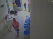 Vídeo: flagrado quebrando câmeras de segurança de órgão público, pré-candidato a prefeito é denunciado à polícia